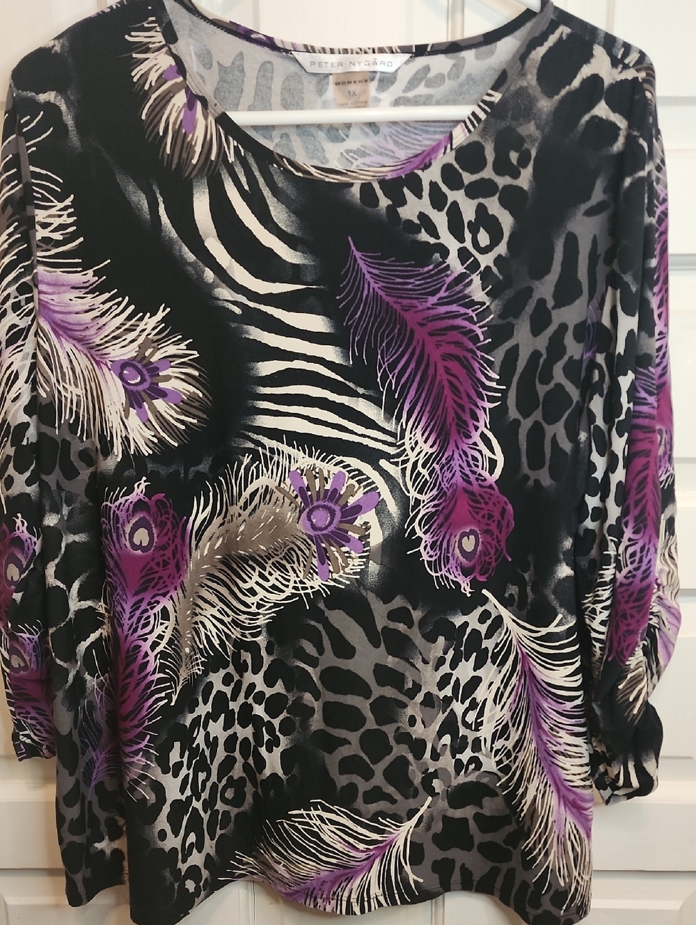 Peter Nygard Black, Purple & Cream Feather-Print Scoop Neck Stretch Knit Blouse
